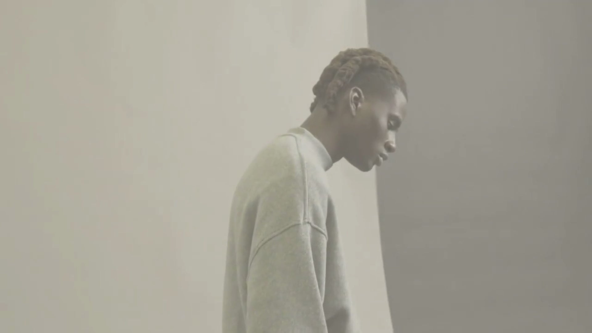 Carregar vídeo: Contemporary luxury streetwear for the modern generation.